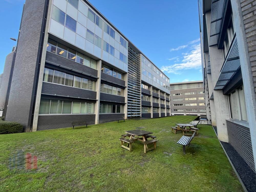 Handelszaak te huur in Merelbeke 9820 7518.00€ slaapkamers 582.00m² - Zoekertje 495252