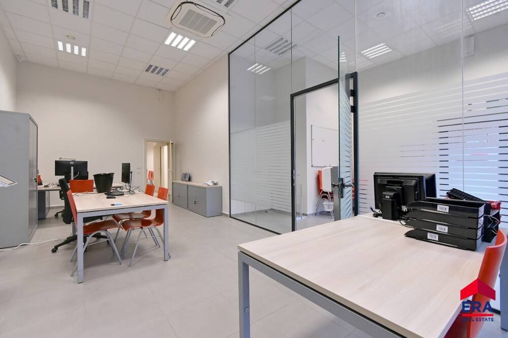 Handelszaak te koop in Eeklo 9900 369000.00€ 0 slaapkamers m² - Zoekertje 494795