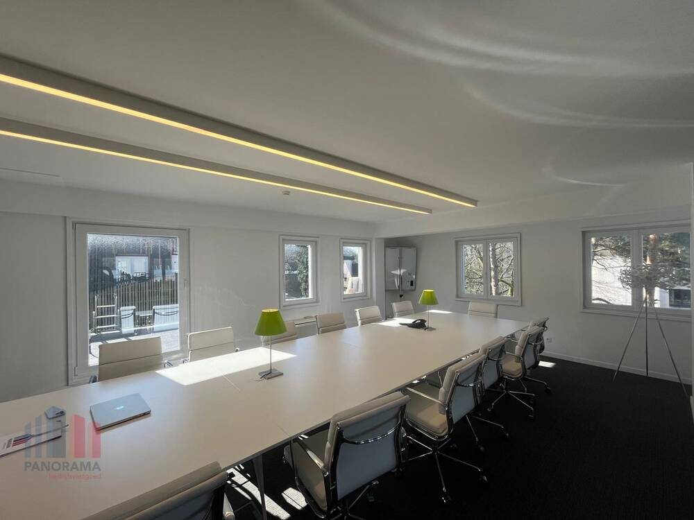 Handelszaak te huur in Sint-Denijs-Westrem 9051 2656.00€ slaapkamers 201.00m² - Zoekertje 493995