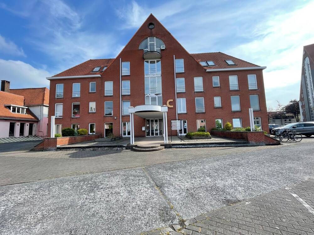 Handelszaak te huur in Sint-Denijs-Westrem 9051 2500.00€ slaapkamers 250.00m² - Zoekertje 493994