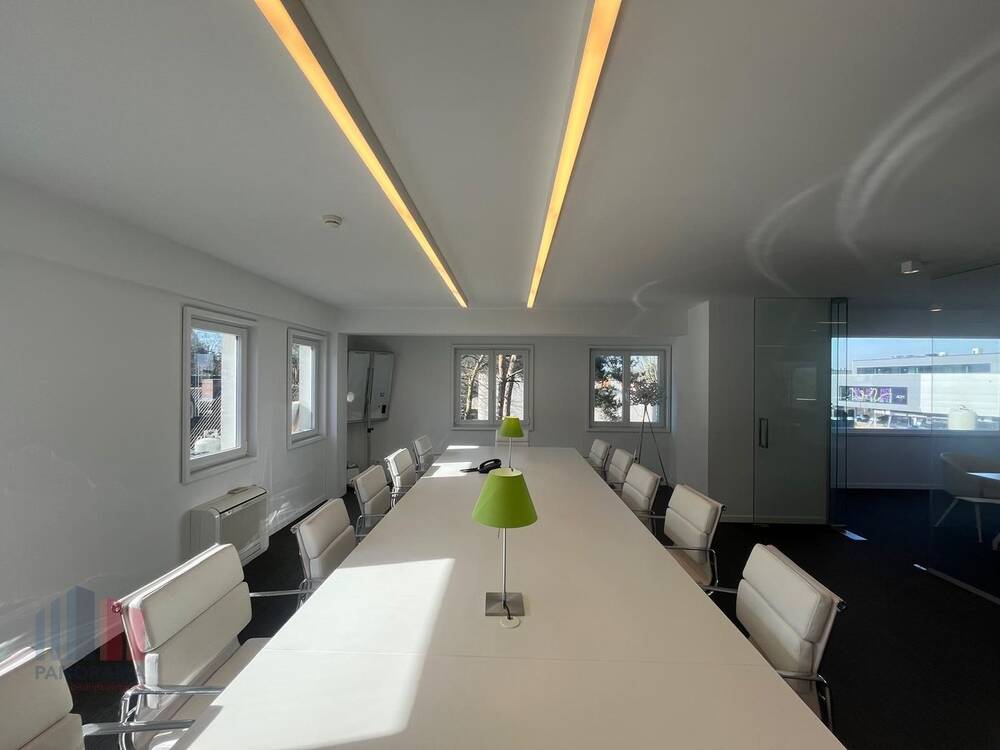 Handelszaak te huur in Sint-Denijs-Westrem 9051 1075.00€ slaapkamers 86.00m² - Zoekertje 493884