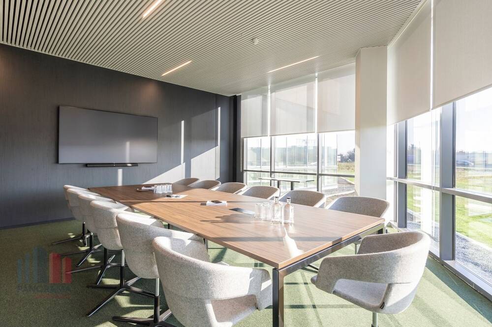 Handelszaak te huur in Erembodegem 9320 4000.00€ slaapkamers 300.00m² - Zoekertje 506271