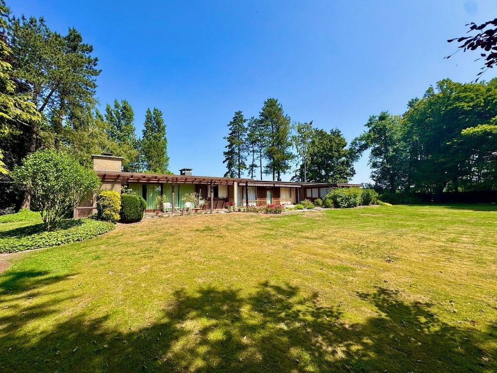 Huis te koop in Oosteeklo 9968 675000.00€ 5 slaapkamers 265.00m² - Zoekertje 509350