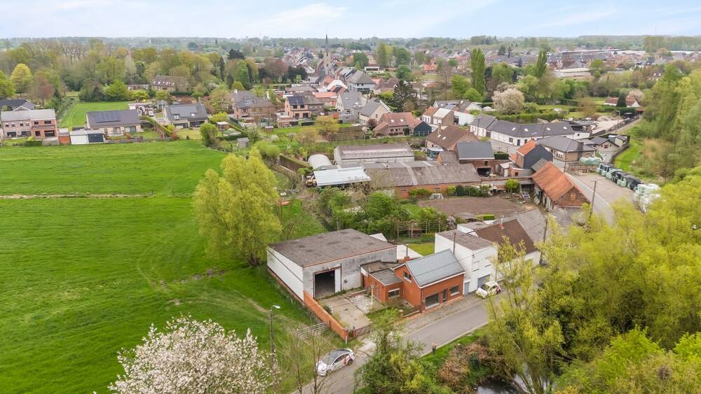 Huis te koop in Dendermonde 9200 249000.00€ 3 slaapkamers 300.00m² - Zoekertje 509744
