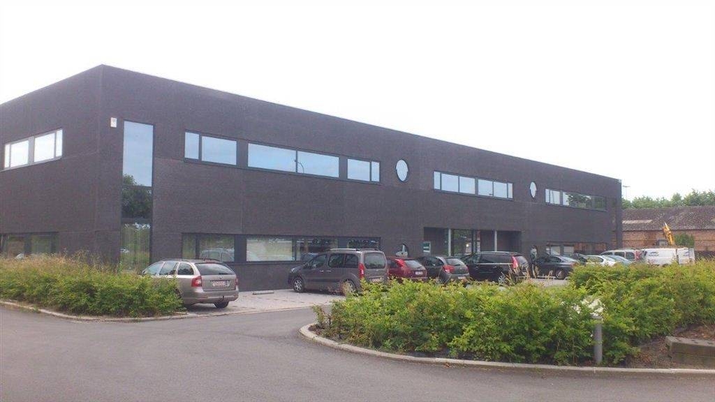 Handelszaak te huur in Aalter 9880 2200.00€ slaapkamers m² - Zoekertje 509867