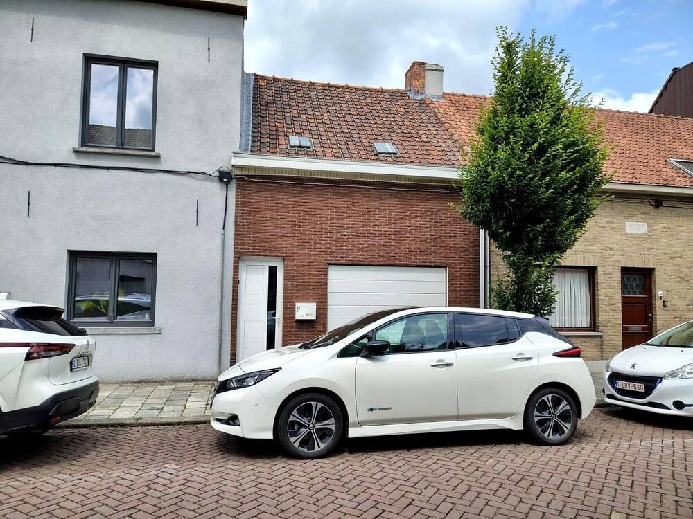 Huis te koop in Eeklo 9900 115000.00€ 2 slaapkamers 120.00m² - Zoekertje 509535
