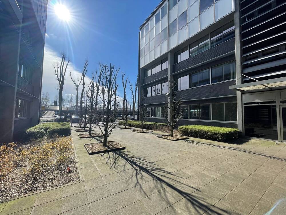 Handelszaak te huur in Merelbeke 9820 20369.00€ slaapkamers 1577.00m² - Zoekertje 510129