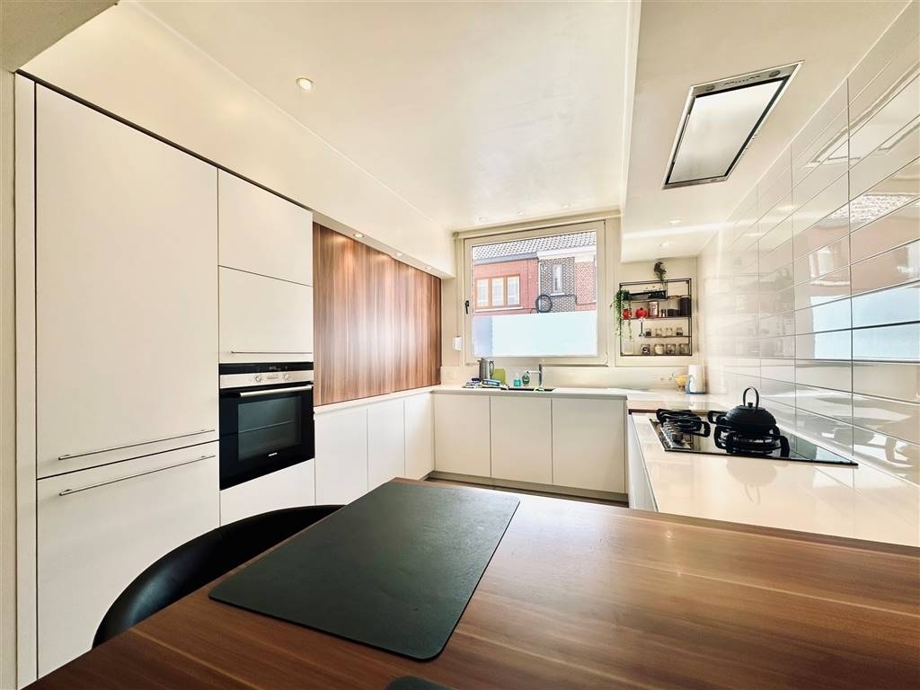 Huis te koop in Sint-Niklaas 9100 315000.00€ 3 slaapkamers m² - Zoekertje 510135