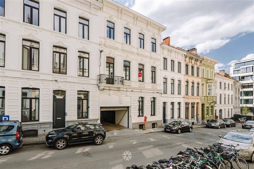 Appartement te  huur in Gent 9000 1650.00€ 2 slaapkamers 141.00m² - Zoekertje 510005