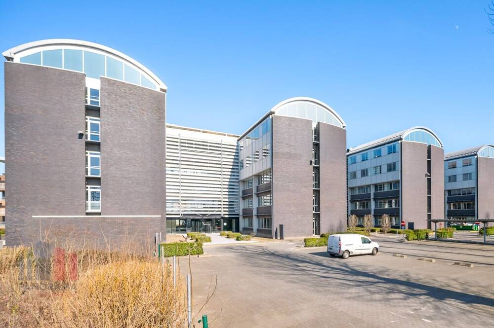 Handelszaak te huur in Merelbeke 9820 20370.00€ slaapkamers 1577.00m² - Zoekertje 510132