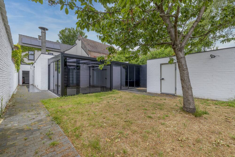 Handelszaak te  koop in Lokeren 9160 449000.00€  slaapkamers 222.00m² - Zoekertje 511460
