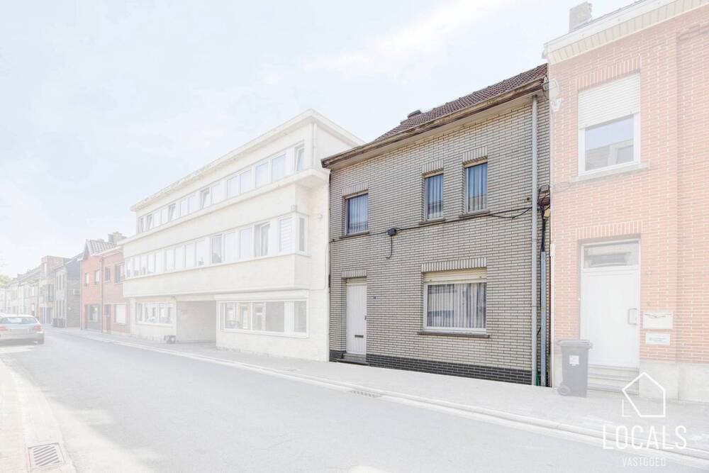 Huis te koop in Denderleeuw 9470 165000.00€ 3 slaapkamers 130.00m² - Zoekertje 514650