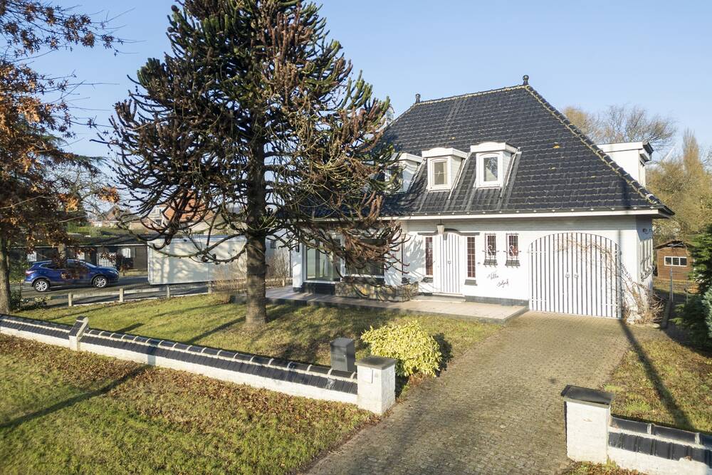 Huis te koop in Eeklo 9900 289000.00€ 4 slaapkamers 222.00m² - Zoekertje 515015