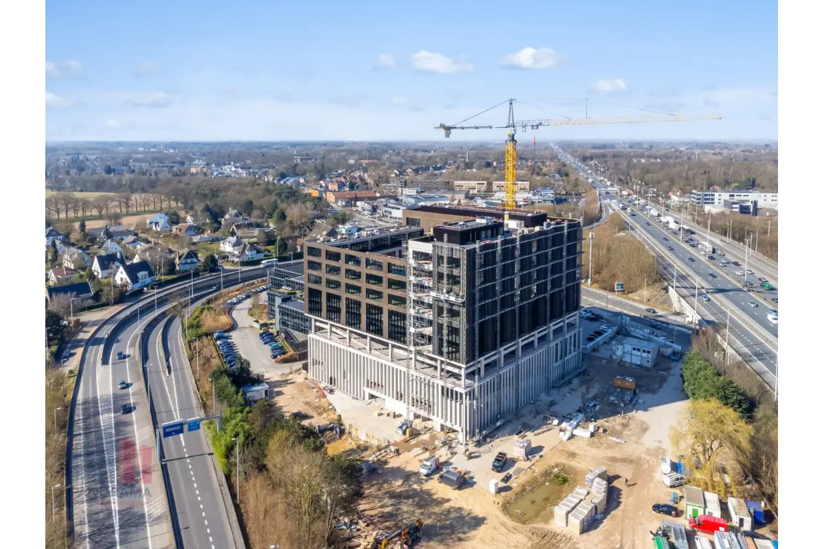 Handelszaak te  huur in Sint-Denijs-Westrem 9051 28665.00€  slaapkamers 1911.00m² - Zoekertje 516402