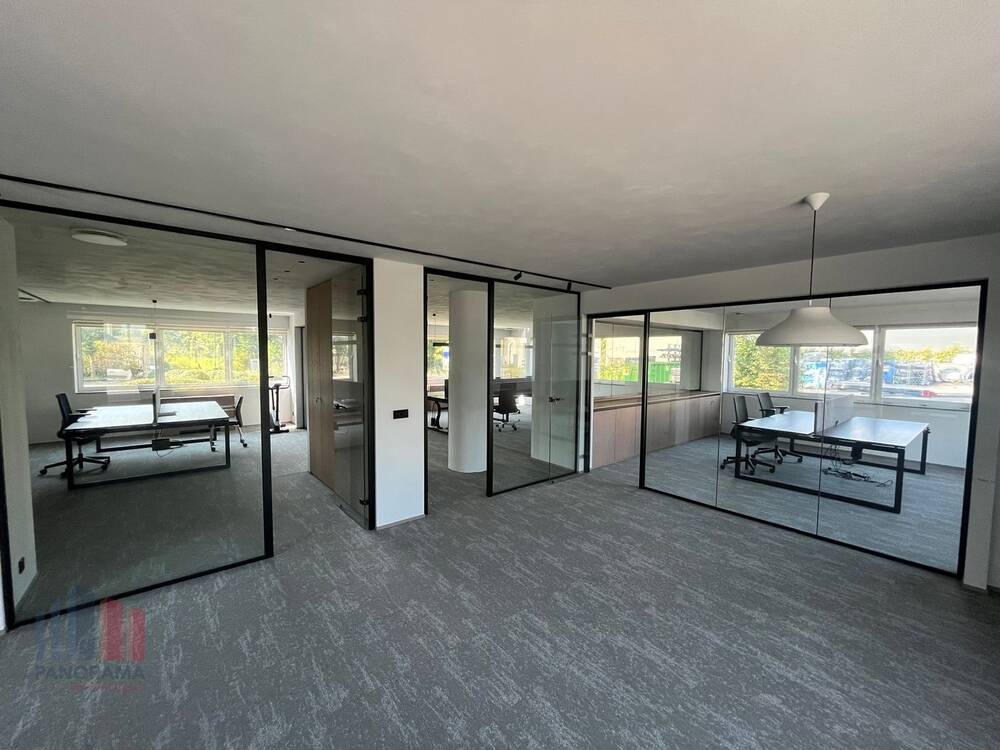 Handelszaak te huur in Zwijnaarde 9052 10682.00€ slaapkamers 986.00m² - Zoekertje 516421