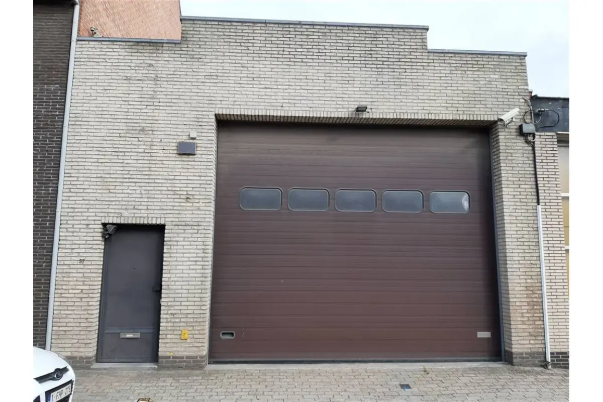 Handelszaak te  koop in Gent 9000 480000.00€  slaapkamers m² - Zoekertje 515838