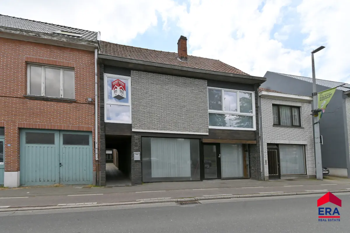 Handelszaak te  koop in Eeklo 9900 249000.00€ 6 slaapkamers 185.00m² - Zoekertje 515625