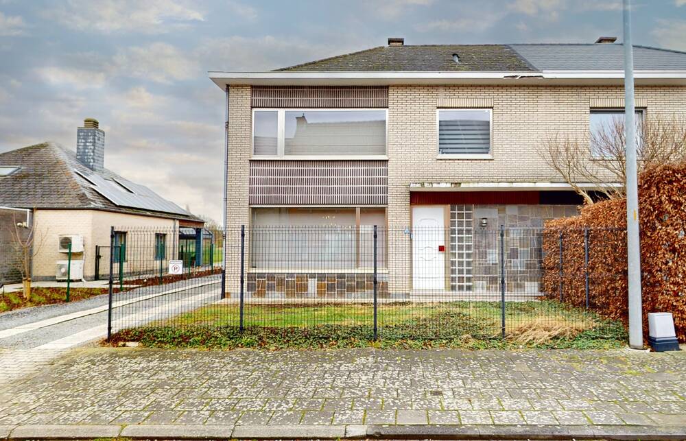 Huis te koop in Nieuwerkerken 9320 349000.00€ 3 slaapkamers 166.00m² - Zoekertje 515990