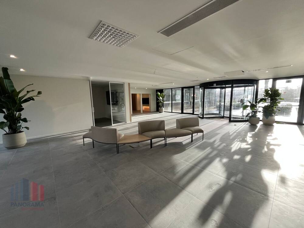 Handelszaak te huur in Merelbeke 9820 7518.00€ slaapkamers 582.00m² - Zoekertje 515412