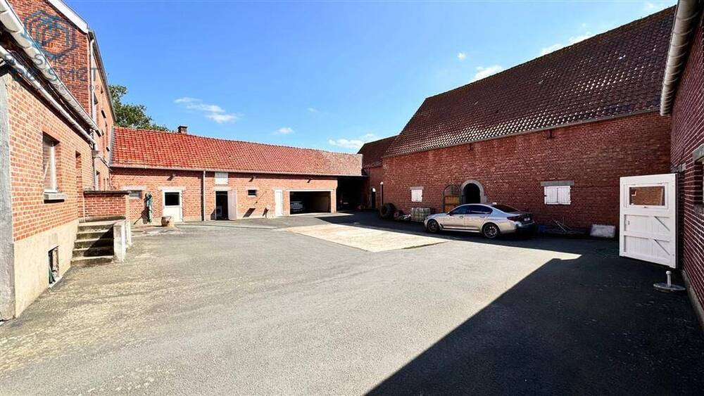 Huis te koop in Lierde 9570 649000.00€ 7 slaapkamers 737.00m² - Zoekertje 519059