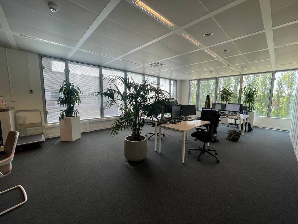 Handelszaak te huur in Gentbrugge 9050 4069.00€ slaapkamers 30.00m² - Zoekertje 518142