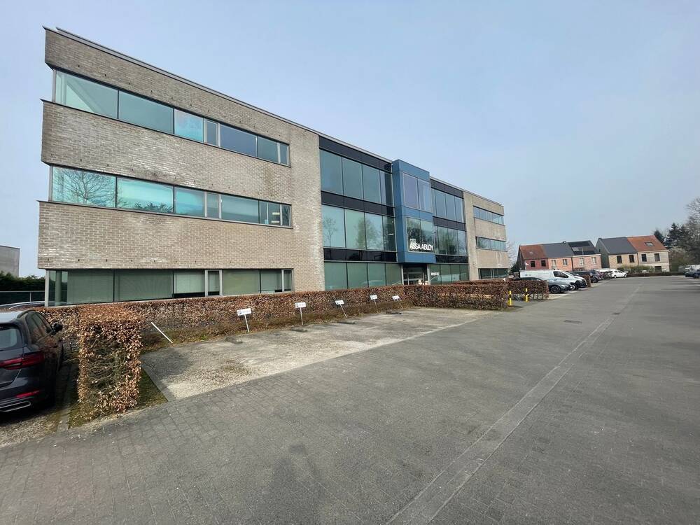 Handelszaak te  huur in Melle 9090 5700.00€  slaapkamers m² - Zoekertje 520539