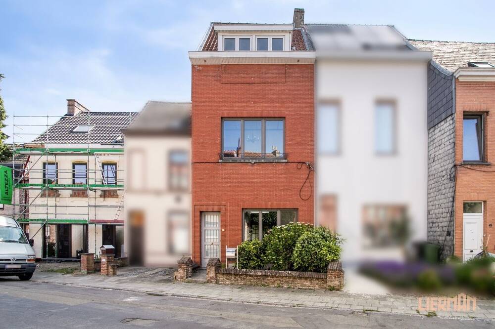Huis te  koop in Gentbrugge 9050 330000.00€ 4 slaapkamers 180.00m² - Zoekertje 521042