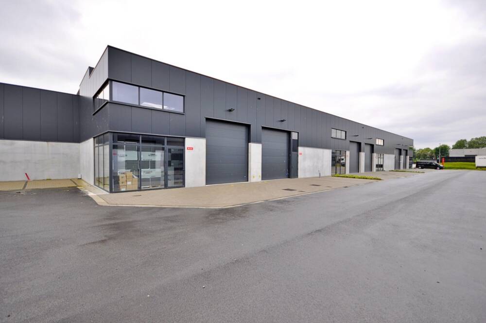 Handelszaak te in Zwevegem 8550 291450.00€ slaapkamers 220.00m² - Zoekertje 520479