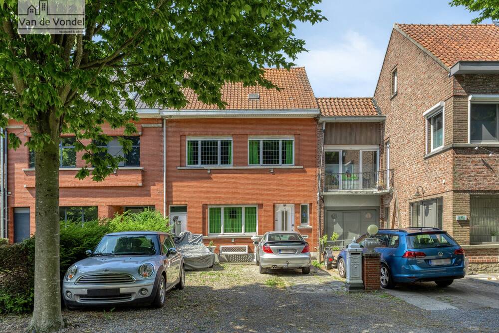 Huis te koop in Erembodegem 9320 259000.00€ 3 slaapkamers 196.00m² - Zoekertje 520812