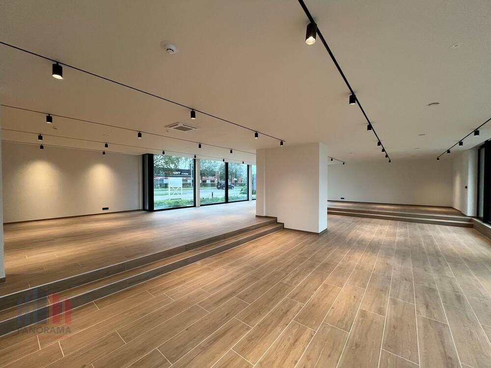 Handelszaak te huur in Lochristi 9080 2910.00€ slaapkamers 218.00m² - Zoekertje 521394