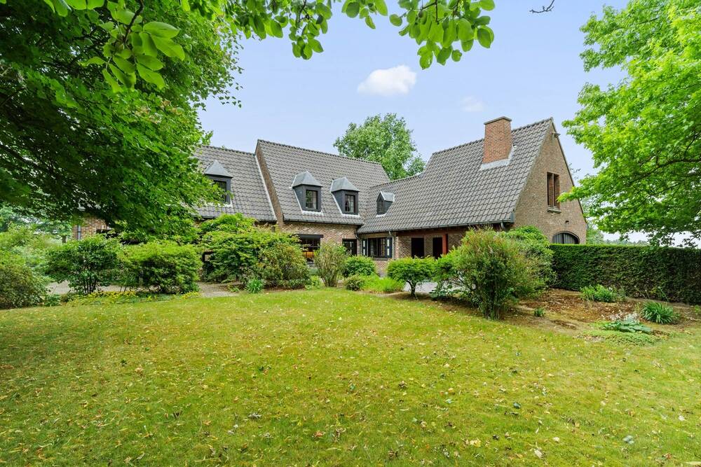 Huis te  koop in Munte 9820 995000.00€ 4 slaapkamers 245.00m² - Zoekertje 521287