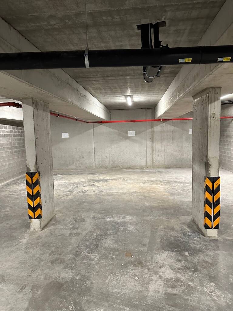 Parking & garage te  huur in Evergem 9940 75.00€  slaapkamers m² - Zoekertje 522109