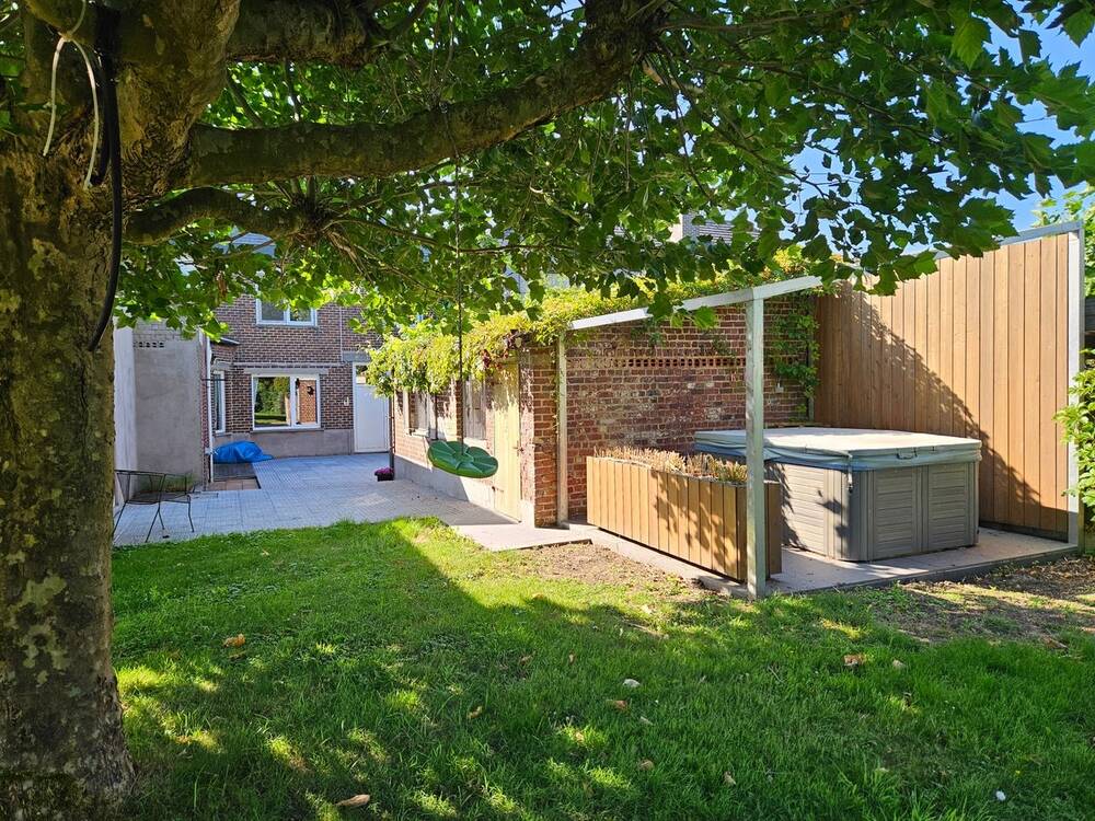 Huis te  koop in Sint-Lievens-Houtem 9520 389000.00€ 4 slaapkamers 305.00m² - Zoekertje 522439