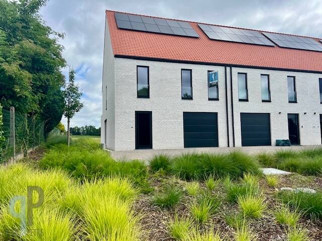 Huis te in Zwalm 9630 545000.00€ 4 slaapkamers 283.00m² - Zoekertje 523983