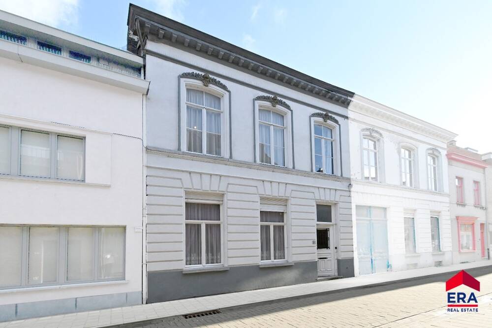 Huis te koop in Eeklo 9900 373000.00€ 5 slaapkamers 320.00m² - Zoekertje 524906