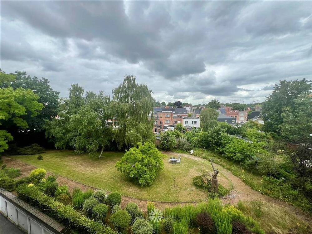 Appartement te  huur in Sint-Amandsberg 9040 990.00€ 2 slaapkamers m² - Zoekertje 527784