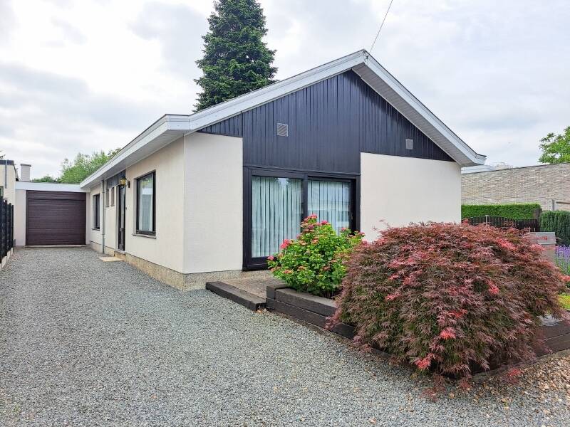 Bungalow te  koop in Erembodegem 9320 325000.00€ 3 slaapkamers 112.00m² - Zoekertje 525179