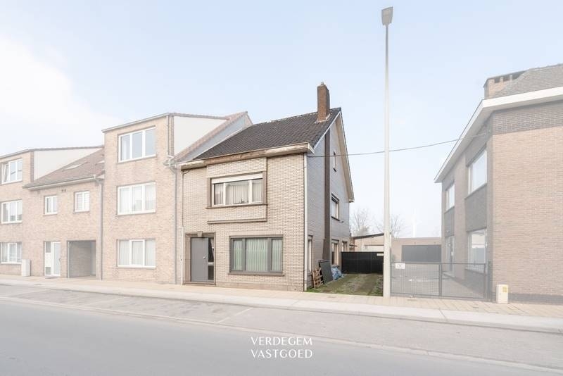 Huis te koop in Ertvelde 9940 279000.00€ 3 slaapkamers 216.00m² - Zoekertje 528038