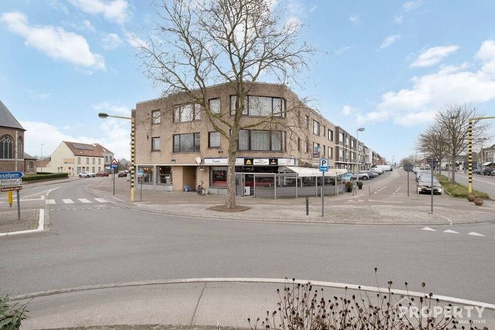 Handelszaak te  koop in Zulte 9870 590000.00€ 2 slaapkamers 400.00m² - Zoekertje 526613