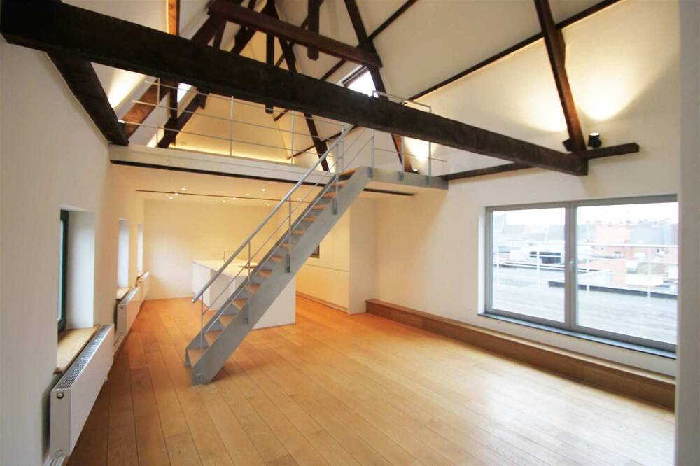Loft te  huur in Sint-Niklaas 9100 995.00€ 1 slaapkamers 141.00m² - Zoekertje 528979