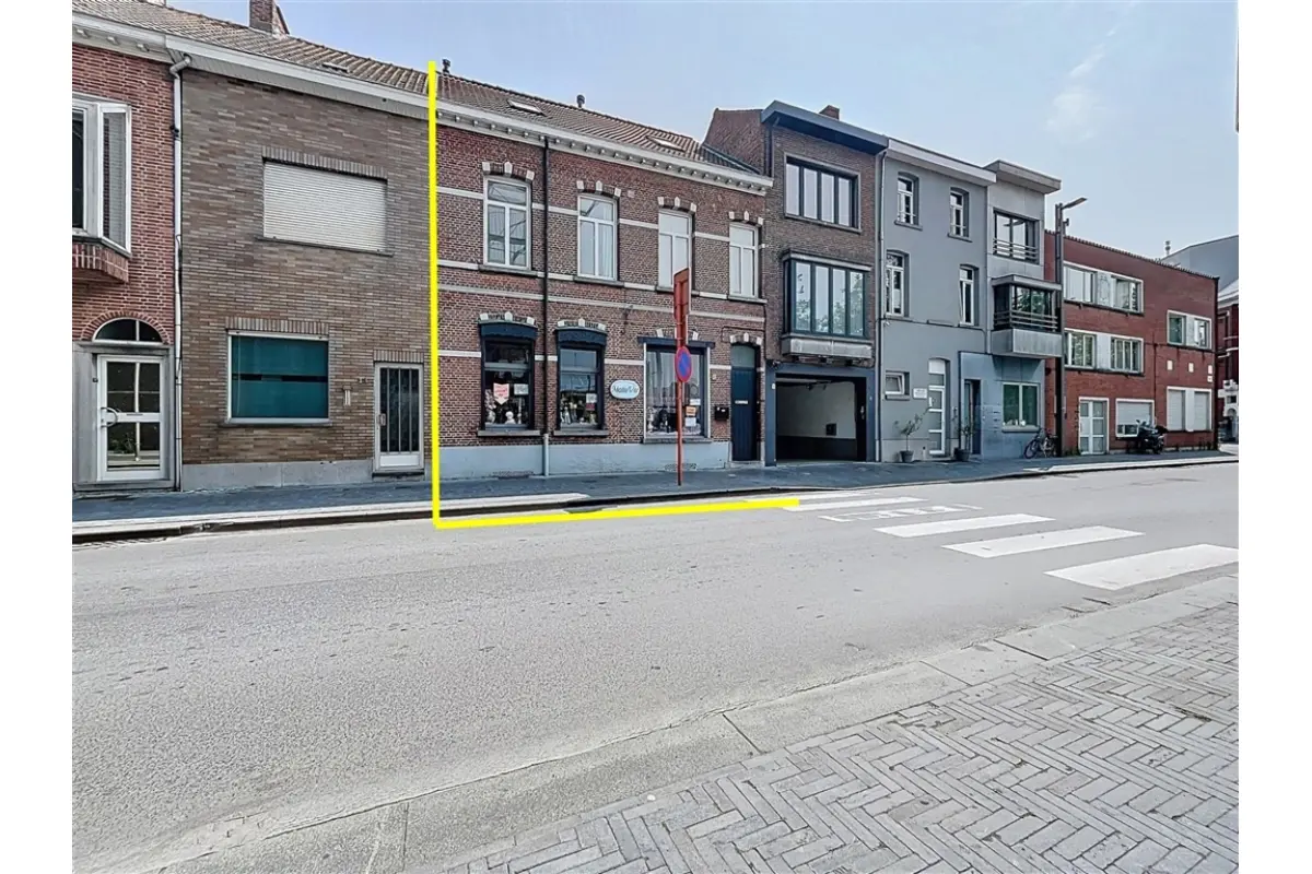 Mixgebouw te  koop in Sint-Niklaas 9100 525000.00€ 2 slaapkamers 200.00m² - Zoekertje 529244