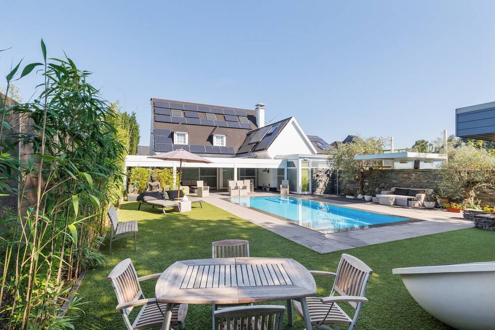 Huis te koop in Erembodegem 9320 0.00€ 3 slaapkamers 396.00m² - Zoekertje 528552
