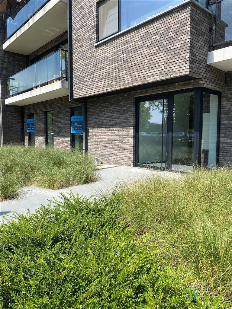 Handelszaak te koop in Lochristi 9080 315000.00€ slaapkamers m² - Zoekertje 530077