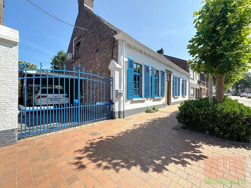 Huis te koop in Beervelde 9080 0.00€ 4 slaapkamers 300.00m² - Zoekertje 530489