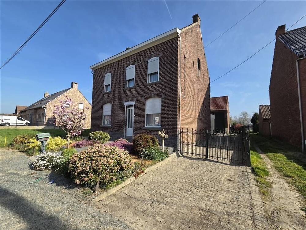 Huis te  koop in Viane 9500 238000.00€ 4 slaapkamers 157.00m² - Zoekertje 531470