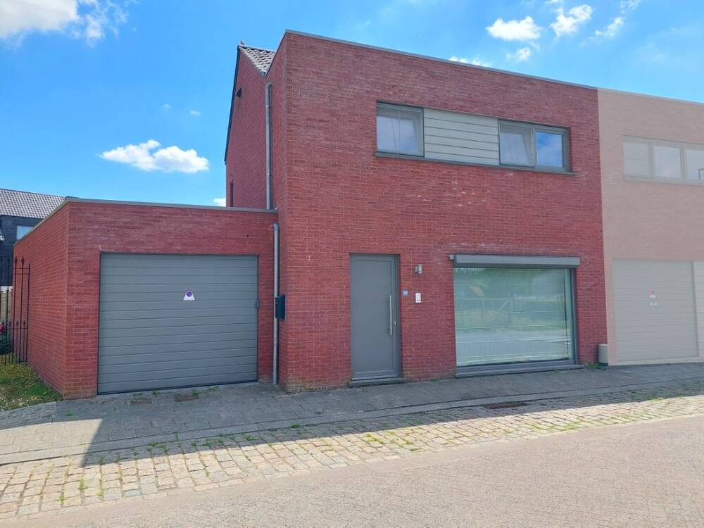 Huis te  huur in Waarschoot 9950 1100.00€ 3 slaapkamers 180.00m² - Zoekertje 533701