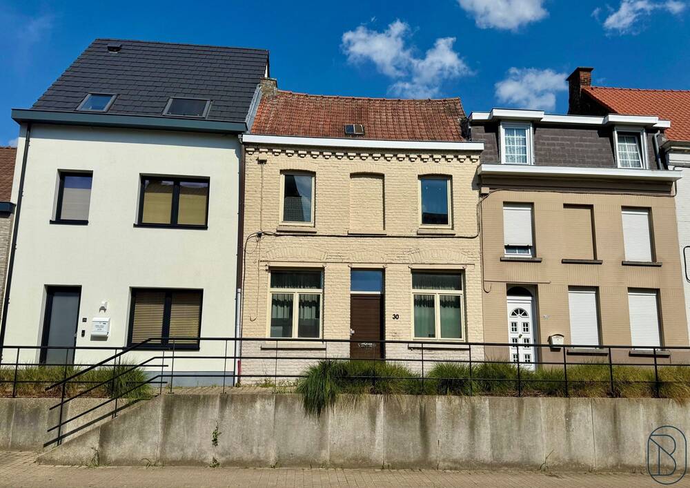 Huis te  koop in Ronse 9600 99500.00€ 2 slaapkamers 100.00m² - Zoekertje 533664