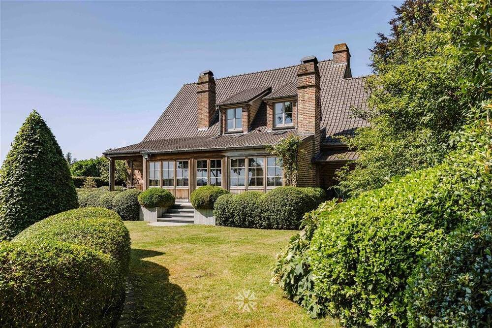 Huis te  koop in Rozebeke 9630 849000.00€ 3 slaapkamers 266.00m² - Zoekertje 533991