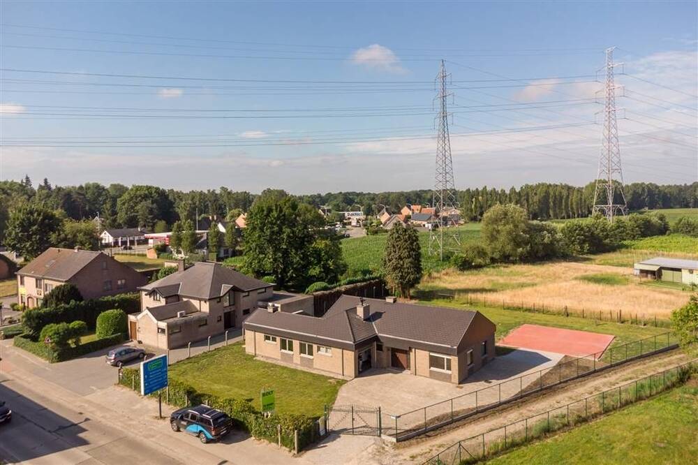 Bungalow te  koop in Waasmunster 9250 630000.00€ 2 slaapkamers 237.00m² - Zoekertje 534752