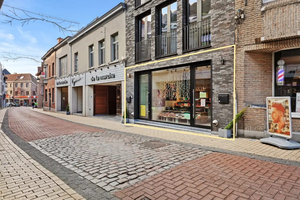 Handelszaak te  koop in Wetteren 9230 360000.00€  slaapkamers 220.00m² - Zoekertje 537641